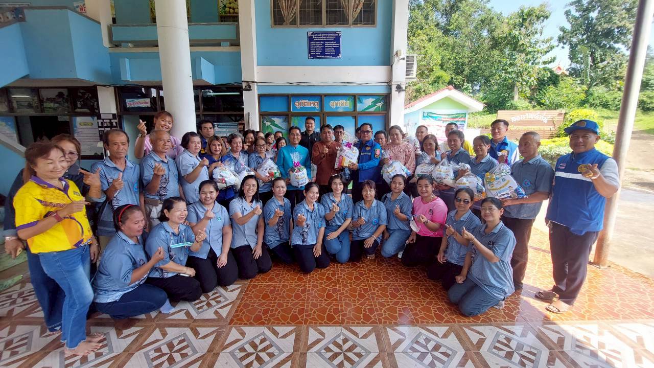 สพอ.ลับแล ดำเนินกิจกรรมมอบถุงยังชีพ “กองทุนลับแลปันสุข” จากกิจกรรม "ถนนสายบุญ ปันสุข คนลับแล"