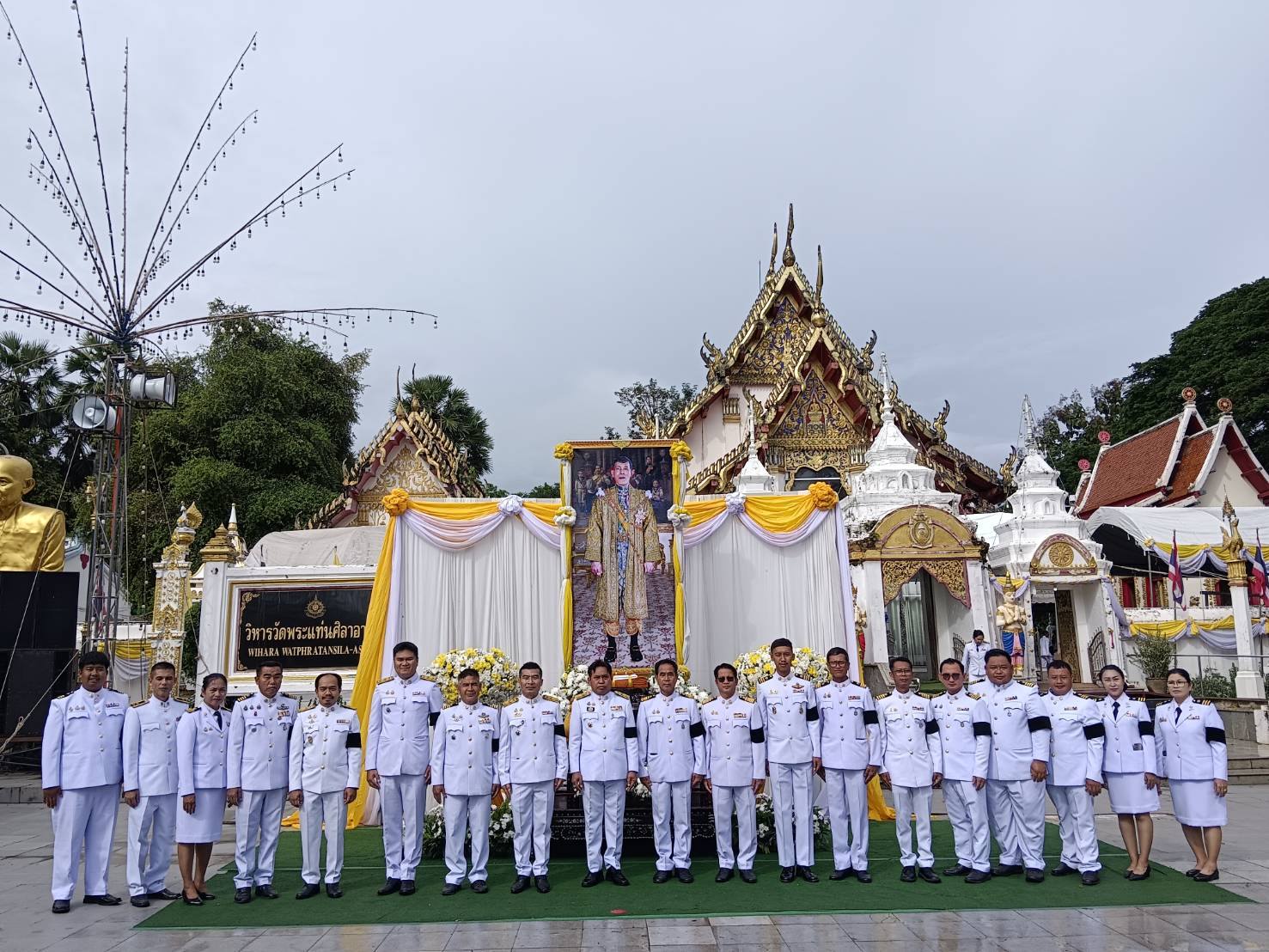 นายอำเภอลับแล ร่วมพิธีถวายผ้าพระกฐินพระราชทาน ซึ่งได้รับพระมหากรุณาธิคุณจากสมเด็จพระเจ้าอยู่หัวมหาวชิราลงกรณ บดินทรเทพยวรางกูรเพื่อทอดถวายพระสงฆ์ ณ วัดพระแท่นศิลาอาสน์ 
