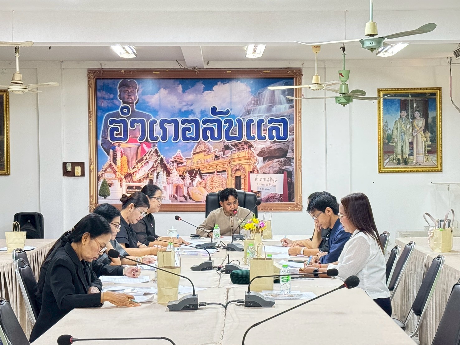 นายอำเภอลับแล เป็นประธานเปิดการประชุมคณะอนุกรรมการกลั่นกรองและติดตามการดำเนินงานกองทุนพัฒนาบทบาทสตรีอำเภอ ครั้งที่ 1 ประจำปีงบประมาณ พ.ศ. 2569