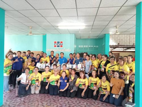 นายอำเภอลับแล มอบถุงยังชีพให้แก่ผู้ตกเกณฑ์จปฐ. ผู้ยากไร้ ผู้ป่วยติดเตียง ผู้พิการ ผู้ด้อยโอกาส